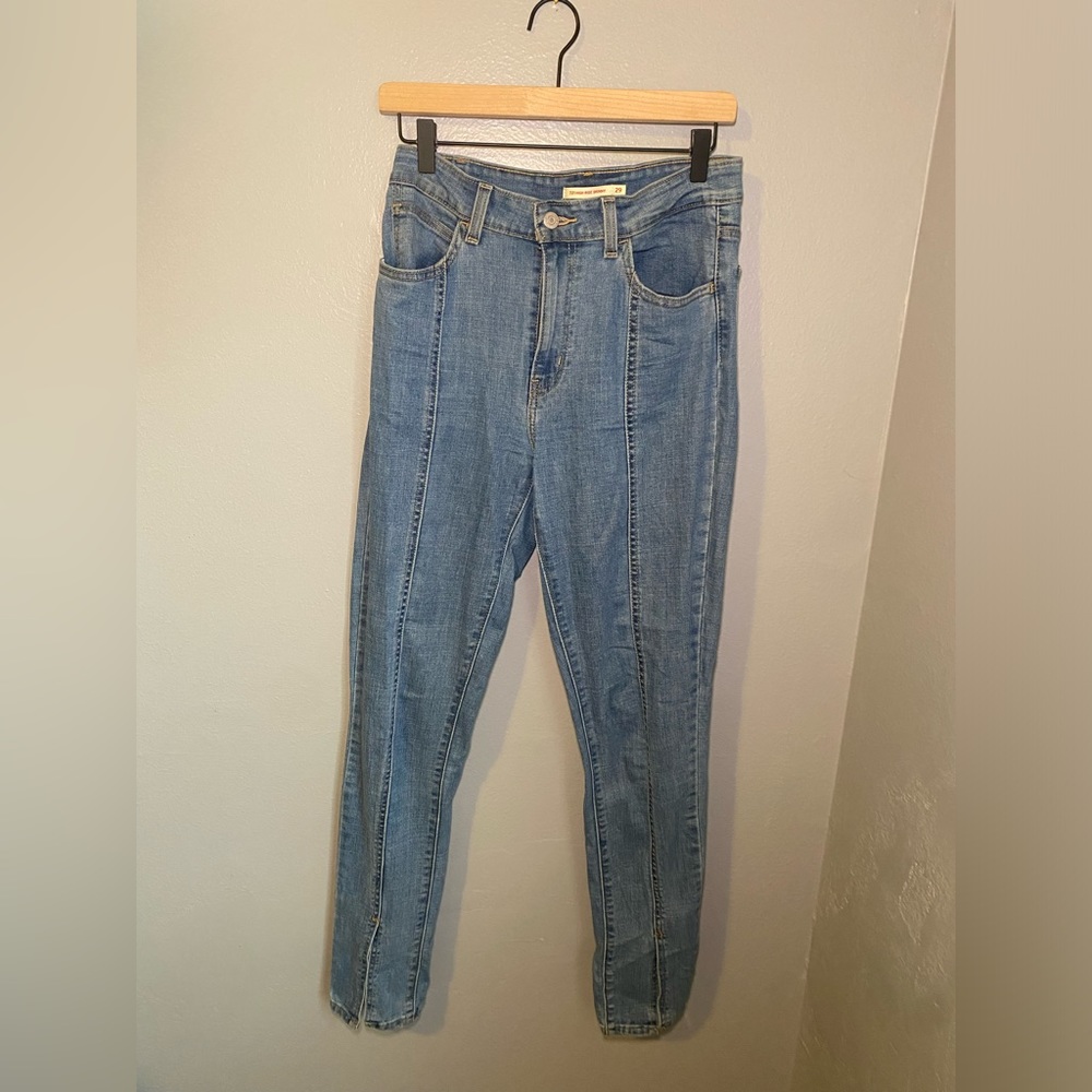 Levi's High Rise Jeans